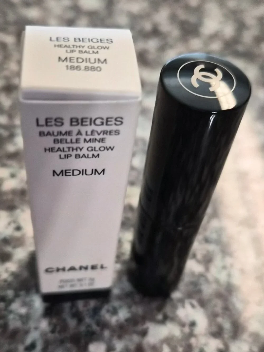 CHANEL description les
